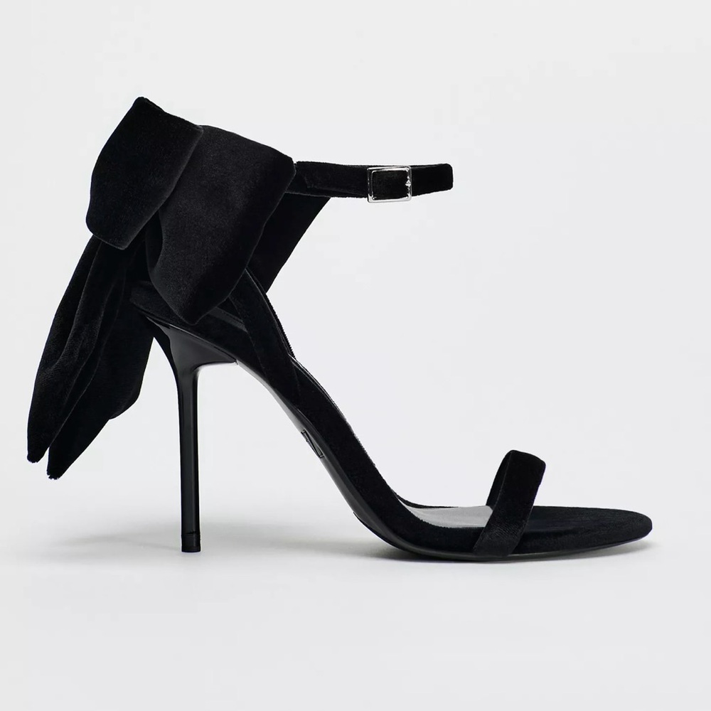 Elegant Black Stiletto Heels with Bow